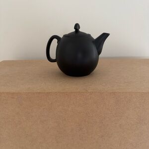Chantal 92-TP10 .71 liters Elegant Black Teapot